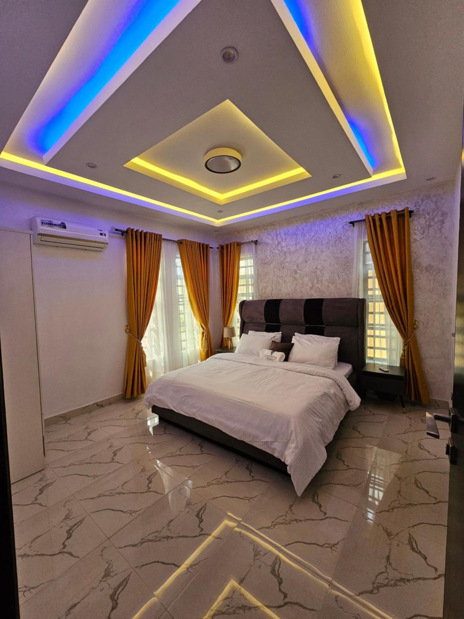 Sapphire Residences By Crystal Magodo Ikeja Exterior photo